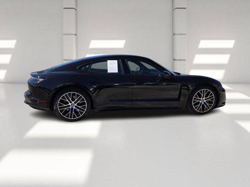 2022 Porsche Taycan Base