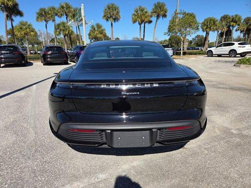 2022 Porsche Taycan Base