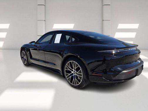 2022 Porsche Taycan Base