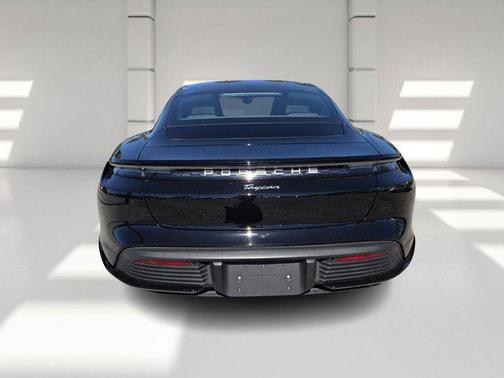 2022 Porsche Taycan Base