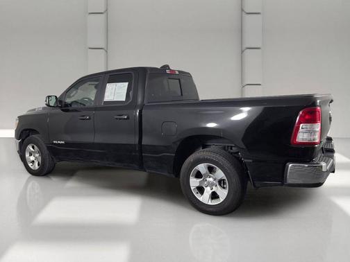 Diamond Black Crystal Pearlcoat 2023 RAM 1500 Big Horn/Lone Star