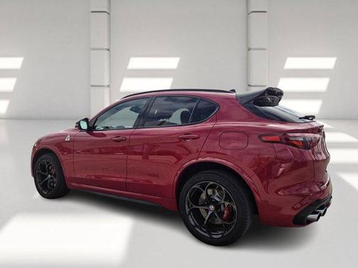 2022 Alfa Romeo Stelvio Quadrifoglio