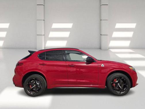 2022 Alfa Romeo Stelvio Quadrifoglio