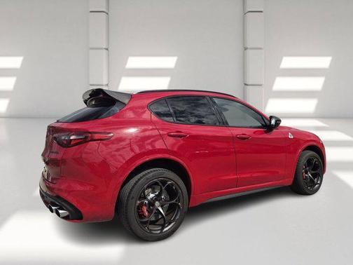 2022 Alfa Romeo Stelvio Quadrifoglio