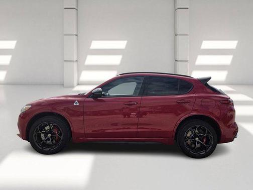 2022 Alfa Romeo Stelvio Quadrifoglio