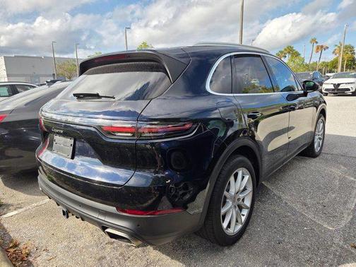 2022 Porsche Cayenne Cayenne