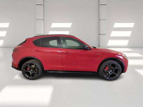 2025 Alfa Romeo Stelvio Sprint AWD