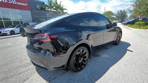2022 Tesla Model Y Long Range Dual Motor All-Wheel Drive