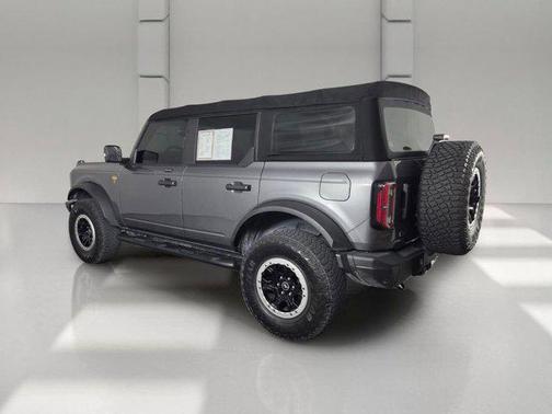 CARBONIZED GRAY METALLIC 2021 Ford Bronco Badlands