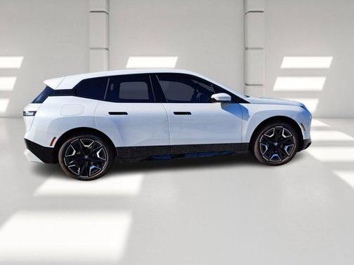 2025 BMW iX xDrive50