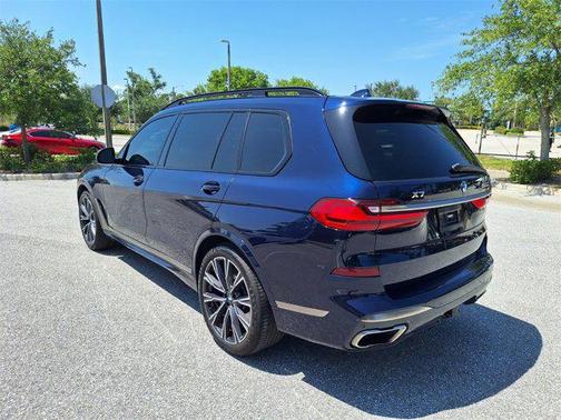 2022 BMW X7 M50i
