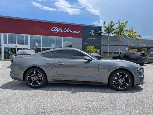 2022 Ford Mustang EcoBoost