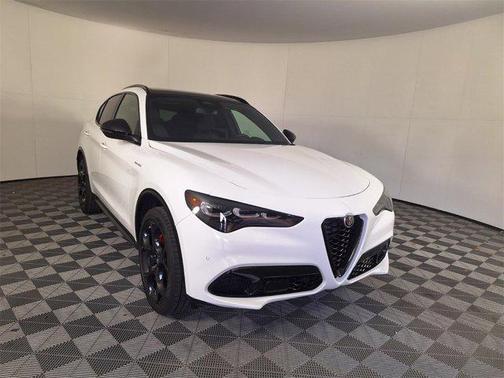 2025 Alfa Romeo Stelvio Sprint AWD