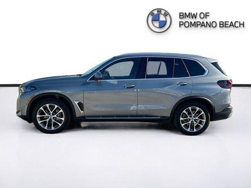 Skyscraper Gray Metallic 2025 BMW X5 sDrive40i
