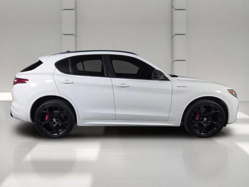 Alfa White 2023 Alfa Romeo Stelvio Veloce AWD