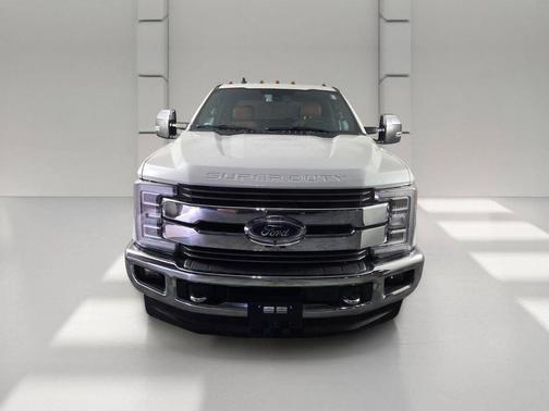 WHITE PLATINUM MET TRI-COAT 2019 Ford F-350 King Ranch