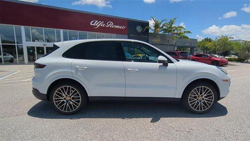 2022 Porsche Cayenne Platinum Edition