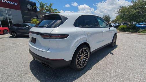 2022 Porsche Cayenne Platinum Edition