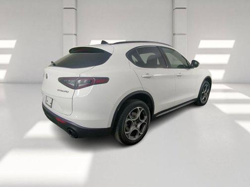 2025 Alfa Romeo Stelvio Sprint AWD