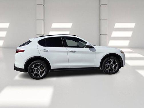 2023 Alfa Romeo Stelvio Sprint RWD