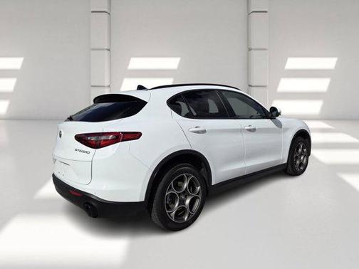 2023 Alfa Romeo Stelvio Sprint RWD