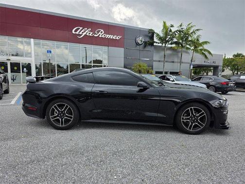 2022 Ford Mustang EcoBoost