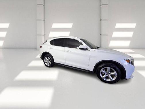 2020 Alfa Romeo Stelvio Base
