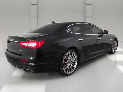 Black 2017 Maserati Quattroporte GTS GranSport