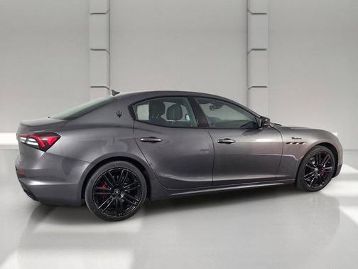 Grigio Maratea Metallic 2023 Maserati Ghibli Modena