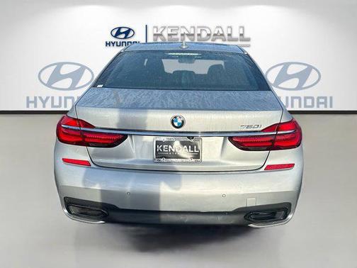 Glacier Silver Metallic 2019 BMW 750 I