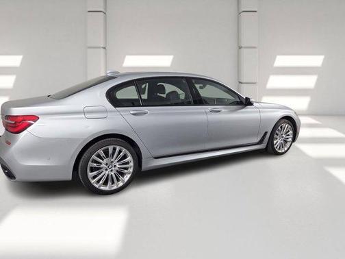 2019 BMW 750 I