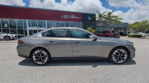 2024 BMW 530 i