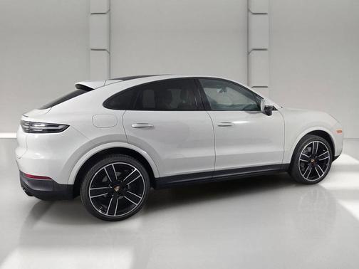 Chalk 2023 Porsche Cayenne Platinum Edition