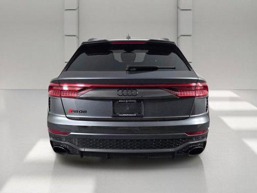 Daytona Gray Pearl Effect 2024 Audi RS Q8 4.0T