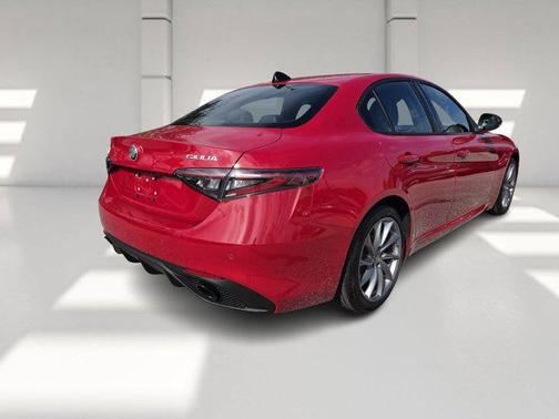 2026 Alfa Romeo Giulia Base