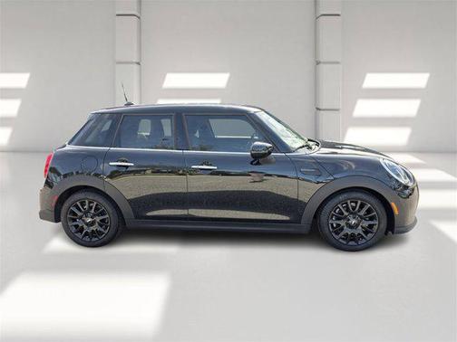 2023 MINI Hardtop Cooper