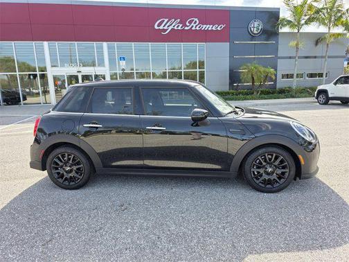 2023 MINI Hardtop Cooper