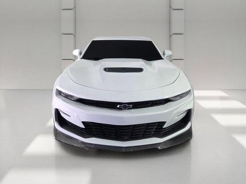 Summit White 2020 Chevrolet Camaro 2SS