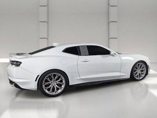 Summit White 2020 Chevrolet Camaro 2SS