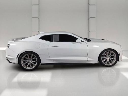 Summit White 2020 Chevrolet Camaro 2SS