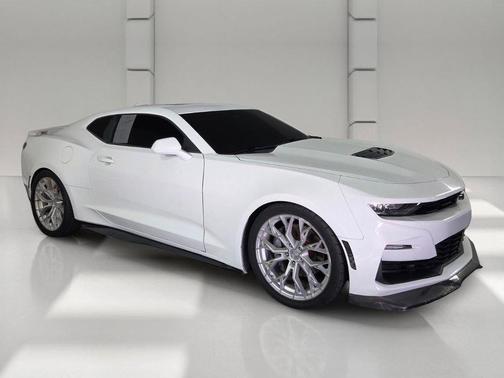 Summit White 2020 Chevrolet Camaro 2SS