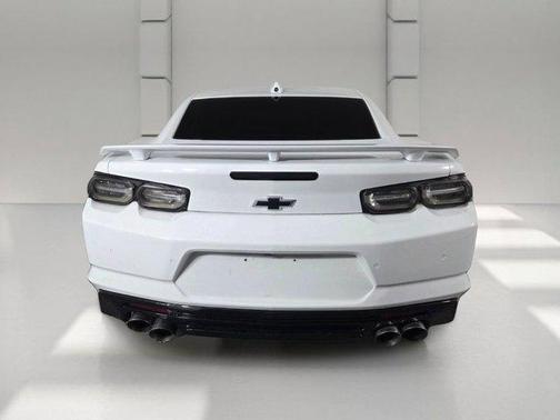 Summit White 2020 Chevrolet Camaro 2SS