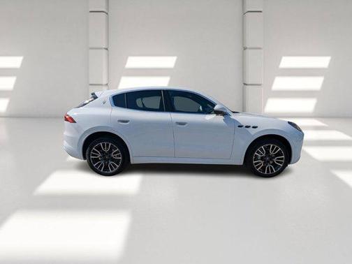 2025 Maserati Grecale Base