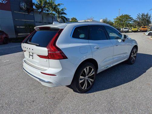 2022 Volvo XC60 Recharge Plug-In Hybrid T8 Inscription