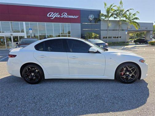 2022 Alfa Romeo Giulia Ti