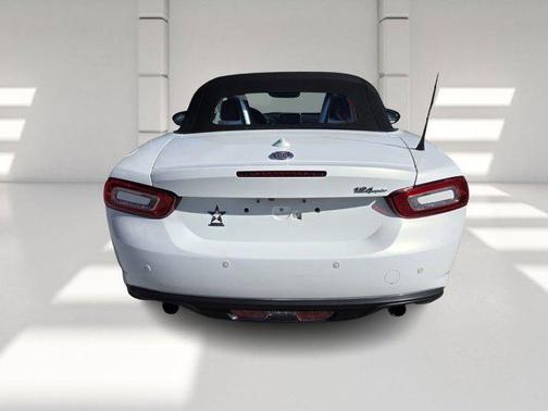 2017 FIAT 124 Spider Base