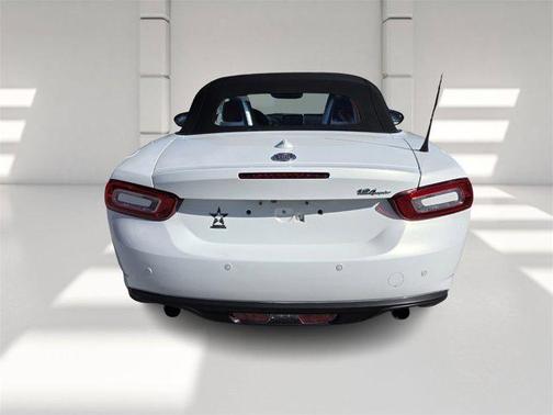 2017 FIAT 124 Spider Base