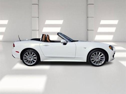 2017 FIAT 124 Spider Base