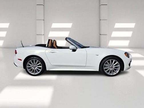 2017 FIAT 124 Spider Base