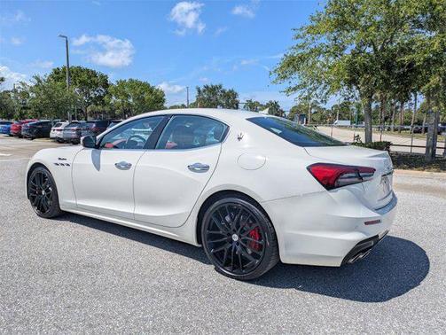 2022 Maserati Ghibli Modena